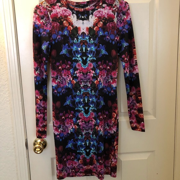 FLORAL DRESS - Picture 2 of 3